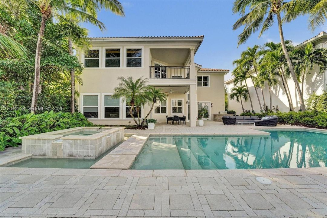 For Rent: $20,000 (5 beds, 4 baths, 4138 Square Feet)