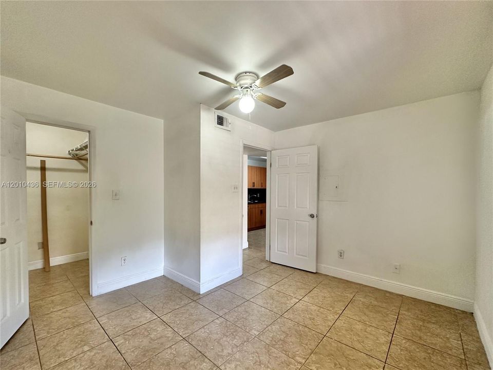 For Rent: $1,800 (1 beds, 1 baths, 693 Square Feet)