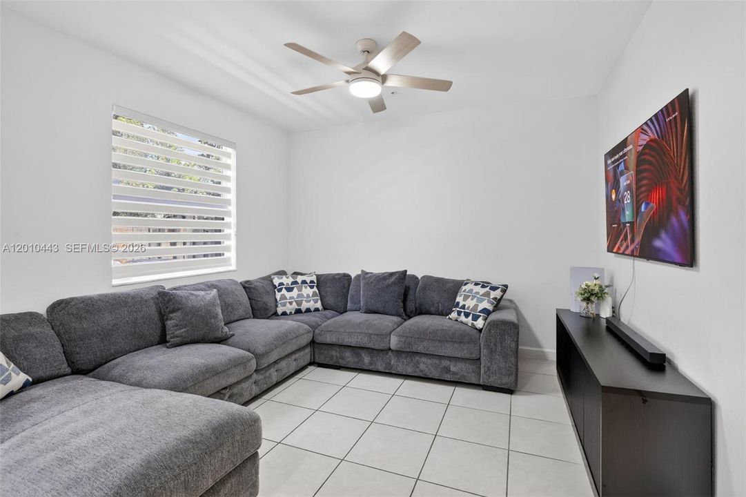 For Sale: $469,900 (3 beds, 2 baths, 1636 Square Feet)