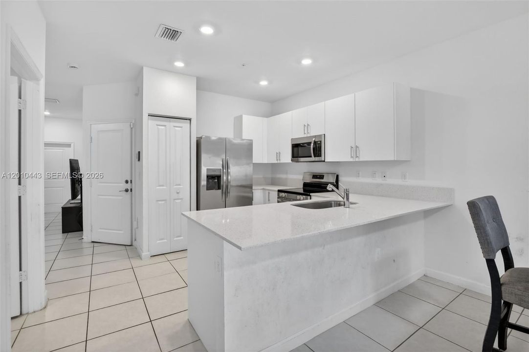 For Sale: $469,900 (3 beds, 2 baths, 1636 Square Feet)