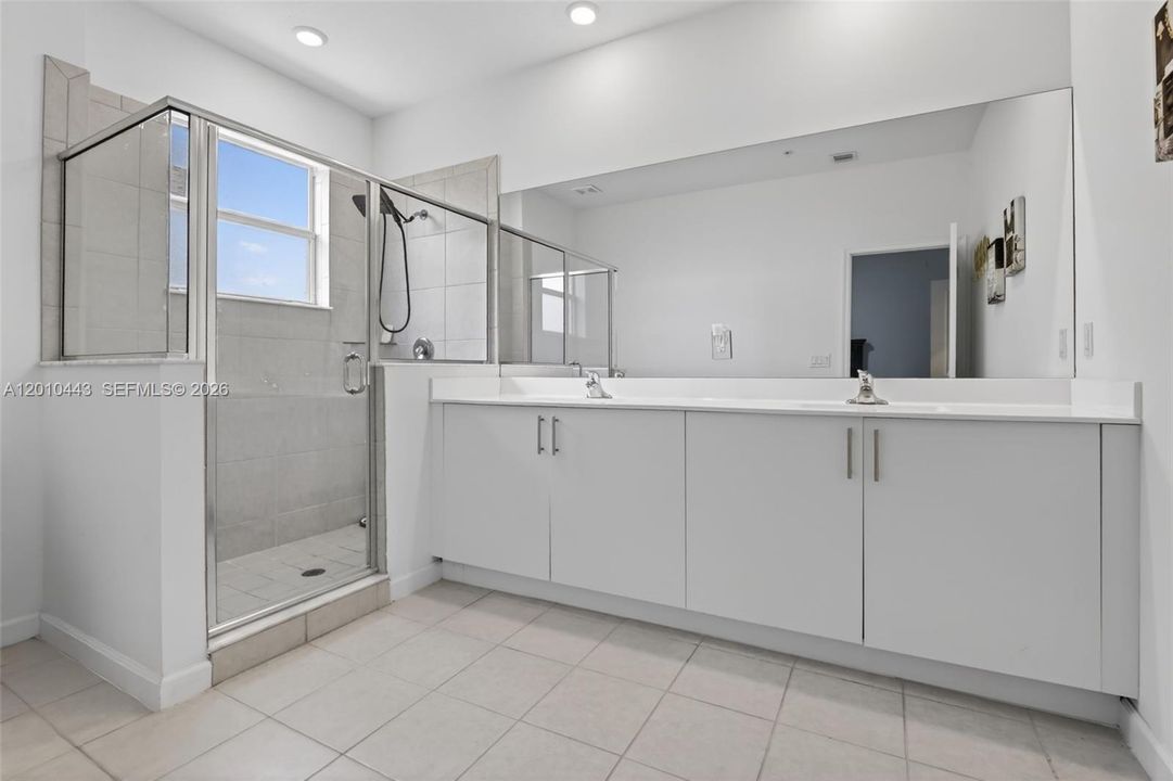 For Sale: $469,900 (3 beds, 2 baths, 1636 Square Feet)