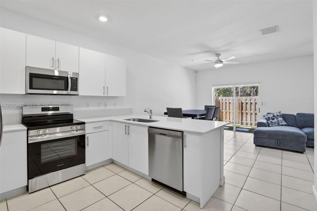 For Sale: $469,900 (3 beds, 2 baths, 1636 Square Feet)