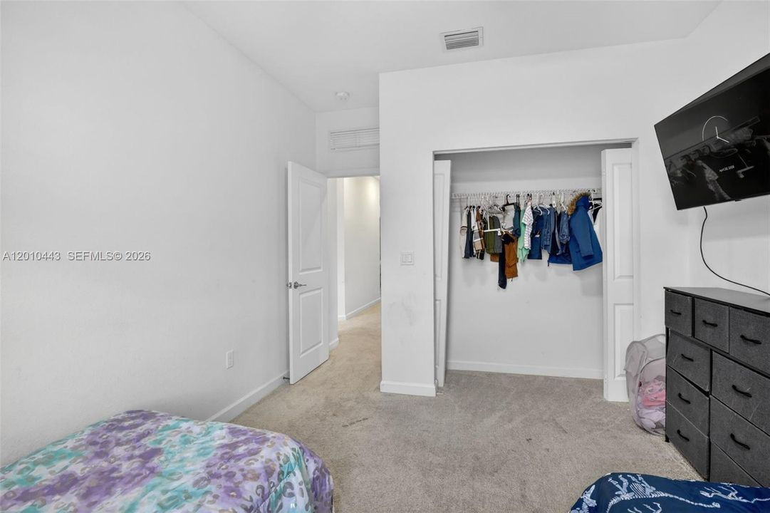 For Sale: $469,900 (3 beds, 2 baths, 1636 Square Feet)