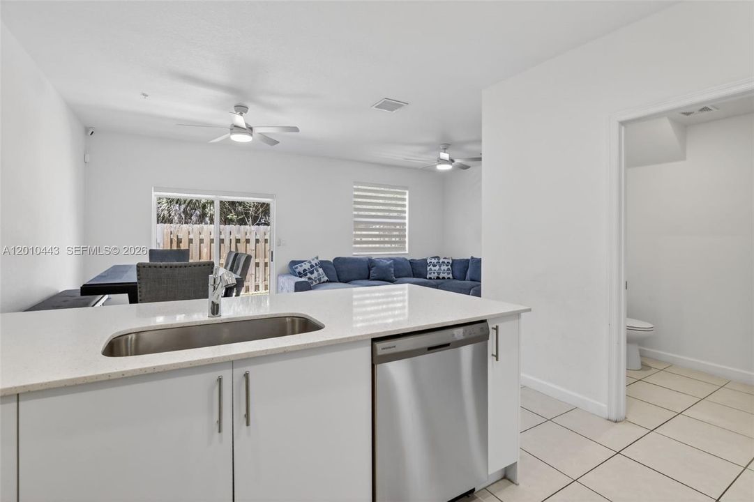 For Sale: $469,900 (3 beds, 2 baths, 1636 Square Feet)