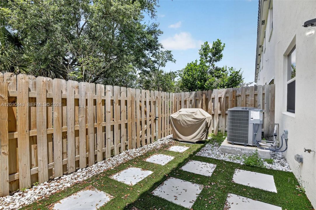 For Sale: $469,900 (3 beds, 2 baths, 1636 Square Feet)