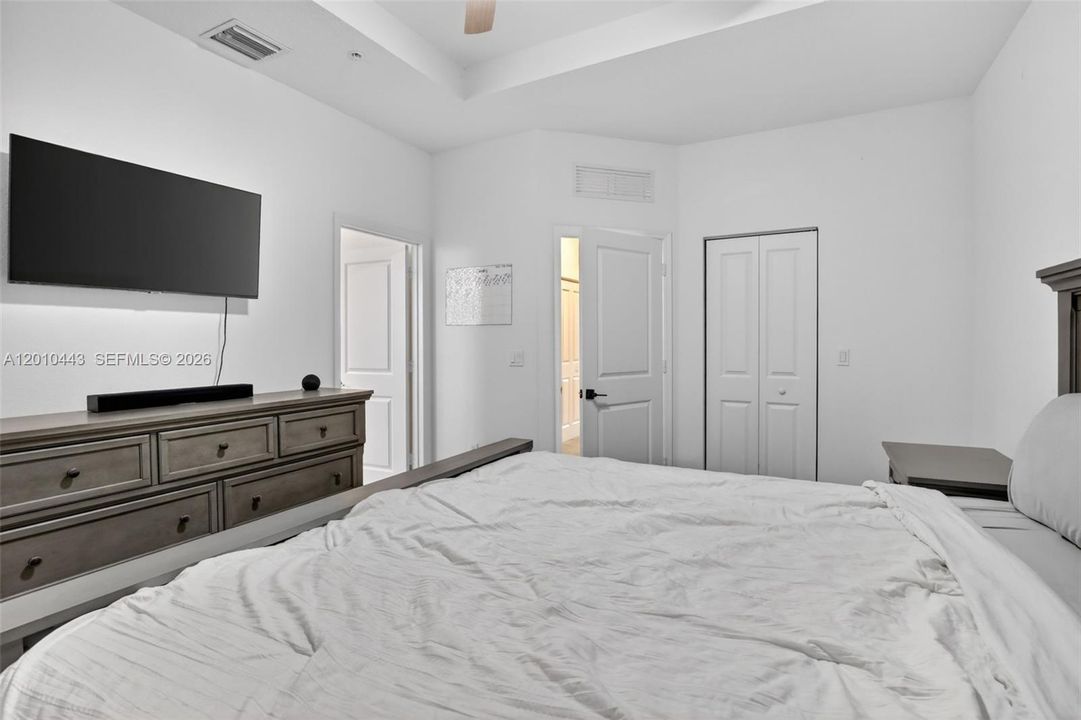 For Sale: $469,900 (3 beds, 2 baths, 1636 Square Feet)