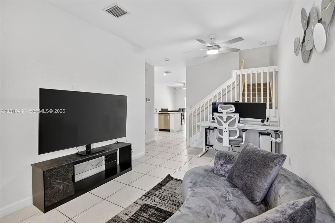 For Sale: $469,900 (3 beds, 2 baths, 1636 Square Feet)