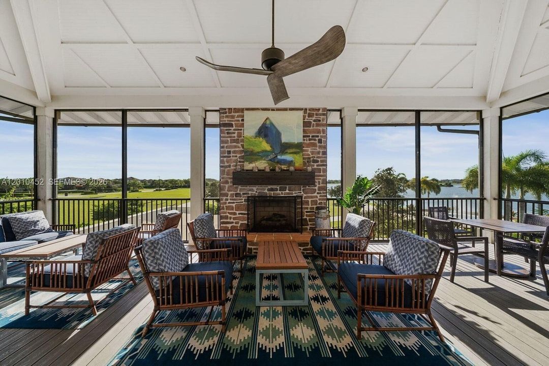 For Sale: $585,000 (3 beds, 2 baths, 1948 Square Feet)