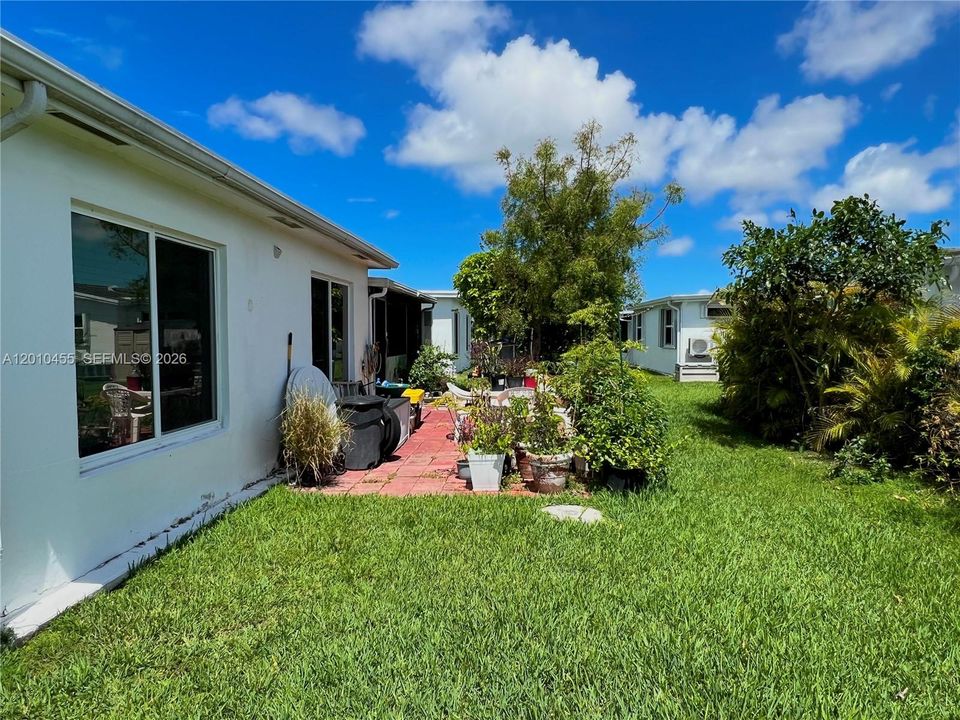 En Venta: $345,000 (4 camas, 2 baños, 1400 Pies cuadrados)