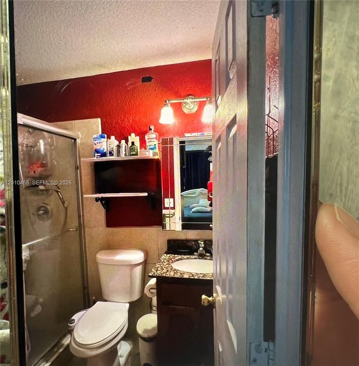 En Venta: $345,000 (4 camas, 2 baños, 1400 Pies cuadrados)