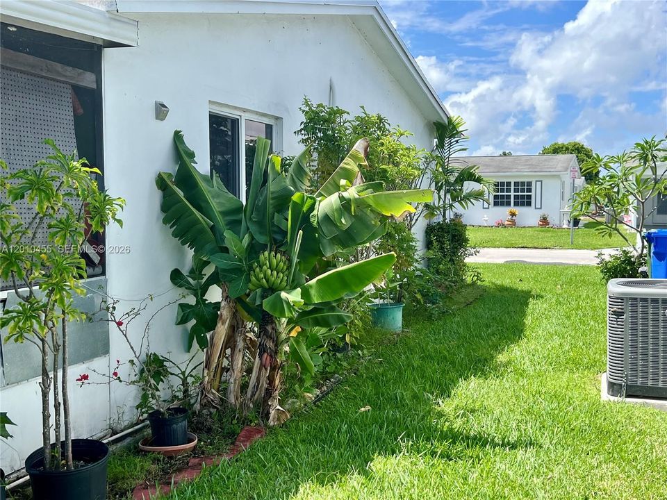 En Venta: $345,000 (4 camas, 2 baños, 1400 Pies cuadrados)