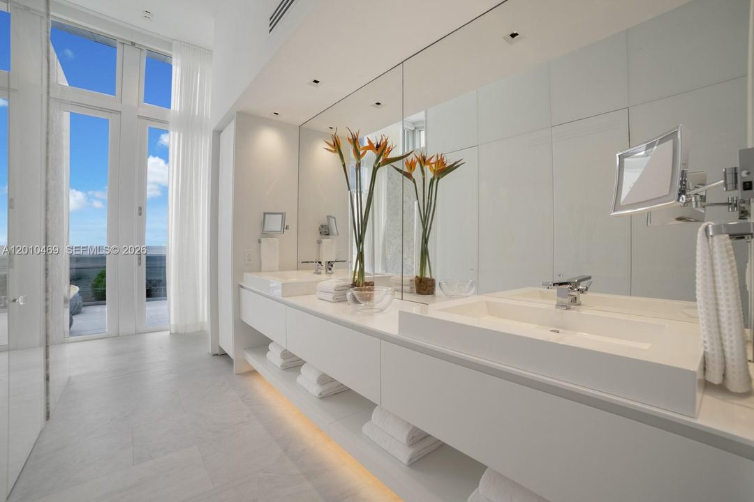 For Sale: $24,990,000 (5 beds, 6 baths, 5868 Square Feet)
