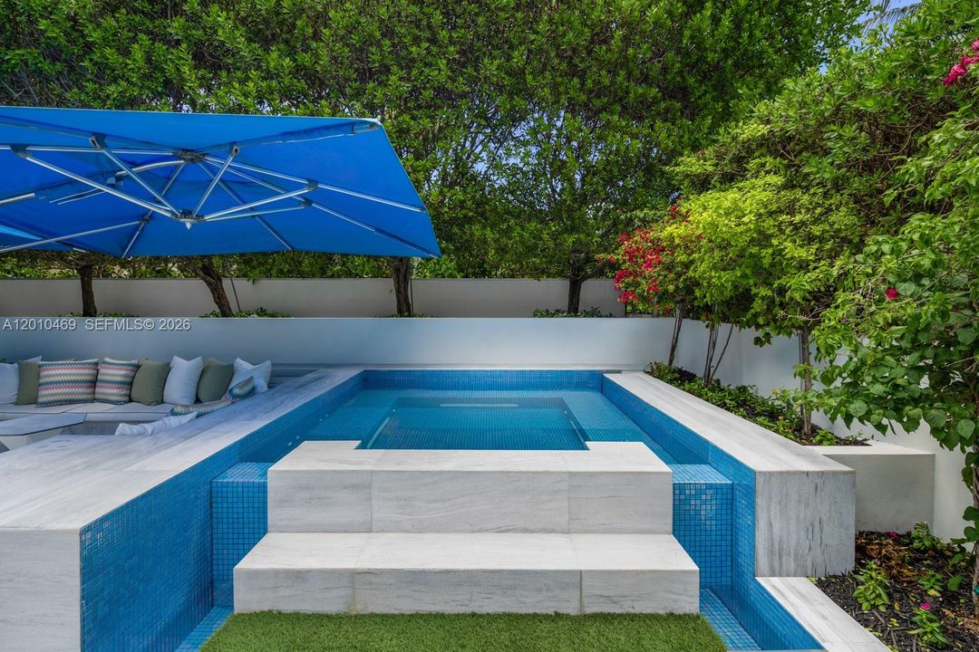 For Sale: $24,990,000 (5 beds, 6 baths, 5868 Square Feet)