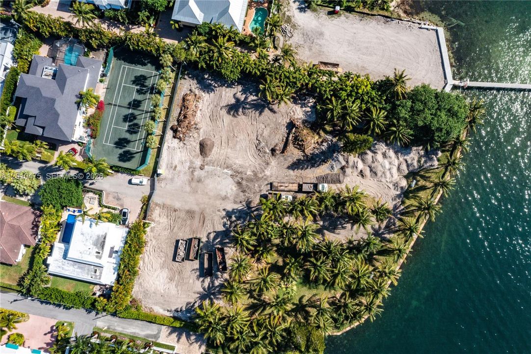 待售: $45,000,000 (1.52 acres)