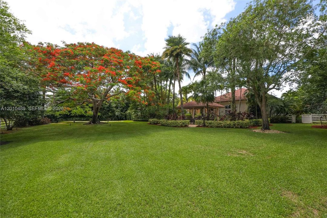 For Sale: $4,999,999 (6 beds, 6 baths, 6258 Square Feet)