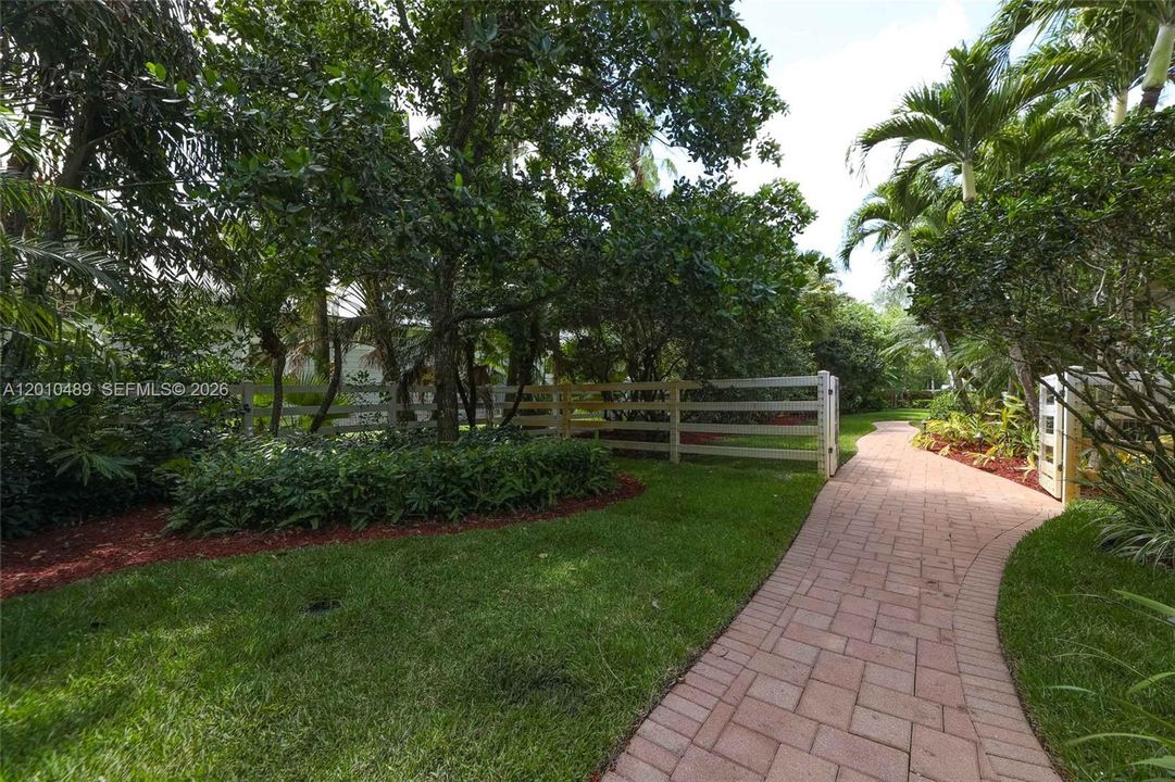 For Sale: $4,999,999 (6 beds, 6 baths, 6258 Square Feet)
