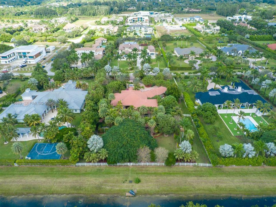 For Sale: $4,999,999 (6 beds, 6 baths, 6258 Square Feet)