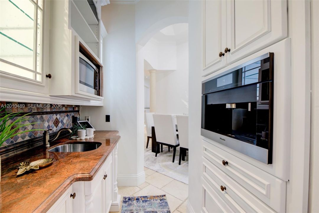 For Sale: $4,999,999 (6 beds, 6 baths, 6258 Square Feet)