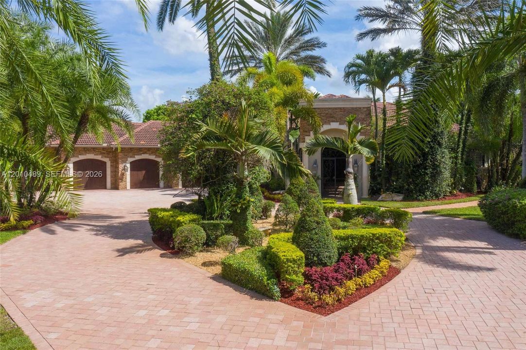 For Sale: $4,999,999 (6 beds, 6 baths, 6258 Square Feet)