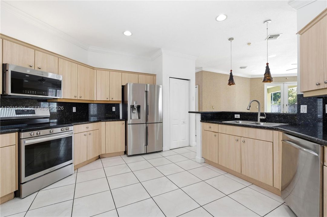 В аренду: $4,950 (4 спален, 3 ванн, 2902 Квадратных фут)