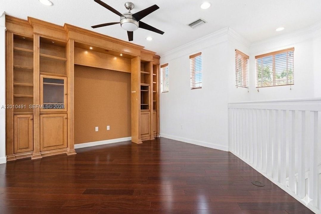 В аренду: $4,950 (4 спален, 3 ванн, 2902 Квадратных фут)