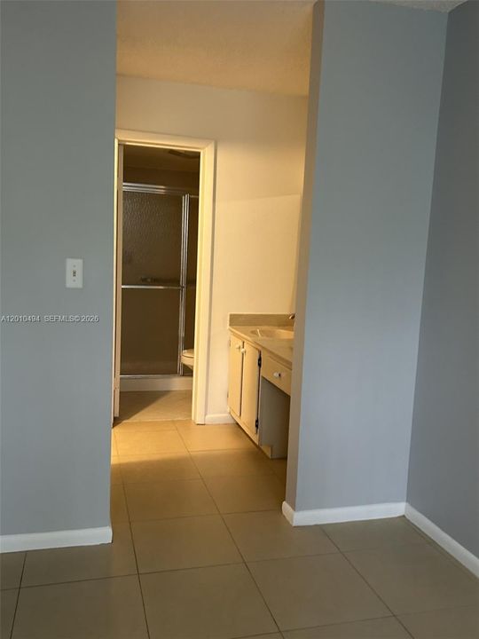 Active With Contract: $2,000 (2 beds, 2 baths, 1310 Square Feet)