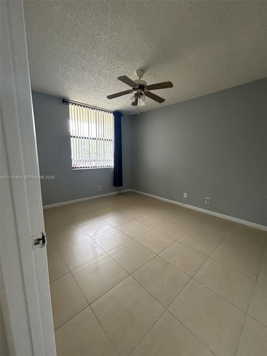 Active With Contract: $2,000 (2 beds, 2 baths, 1310 Square Feet)