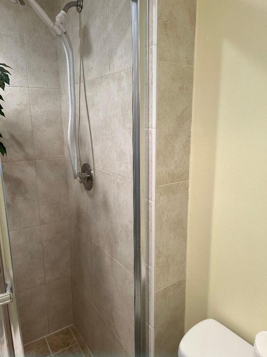 5403 Master shower