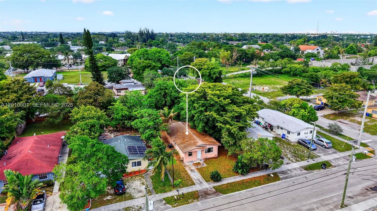 Activo con contrato: $350,000 (4 camas, 1 baños, 1125 Pies cuadrados)