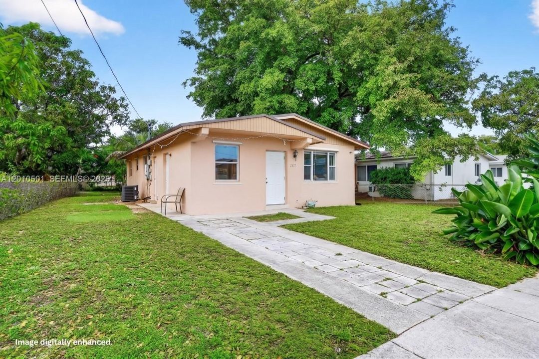 Activo con contrato: $350,000 (4 camas, 1 baños, 1125 Pies cuadrados)