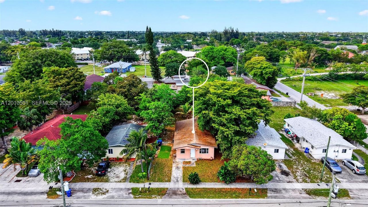 Activo con contrato: $350,000 (4 camas, 1 baños, 1125 Pies cuadrados)
