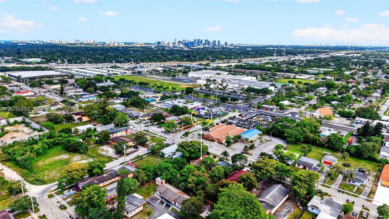 Proximity to downtown Fort Lauderdale and Ocean in the horizon