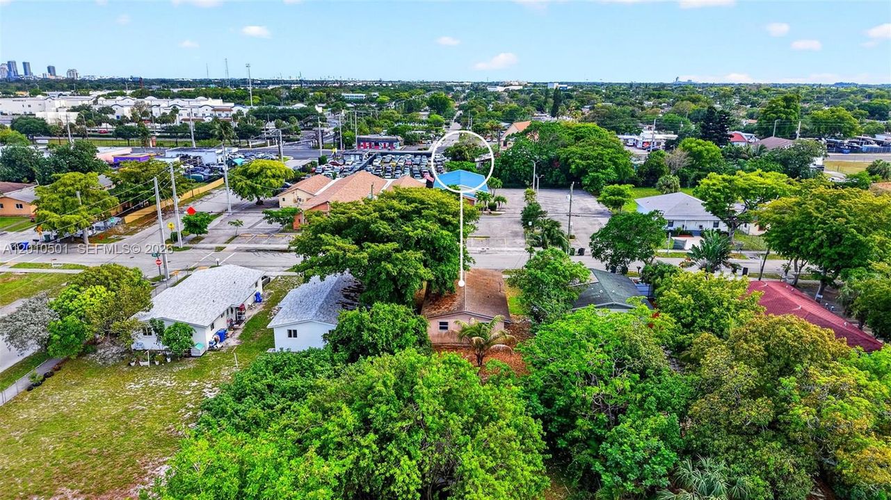 Activo con contrato: $350,000 (4 camas, 1 baños, 1125 Pies cuadrados)