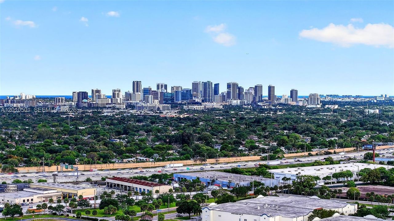 Amazing proximity to Downtown Fort Lauderdale and i95.