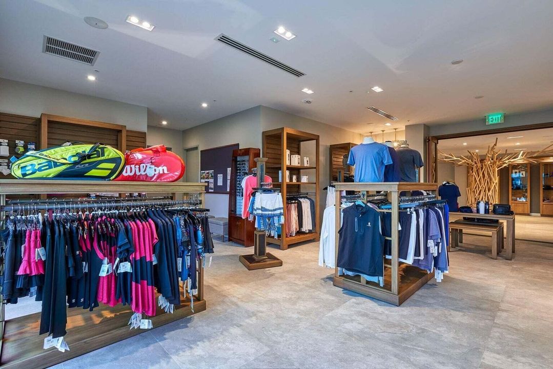 Tennis Shop