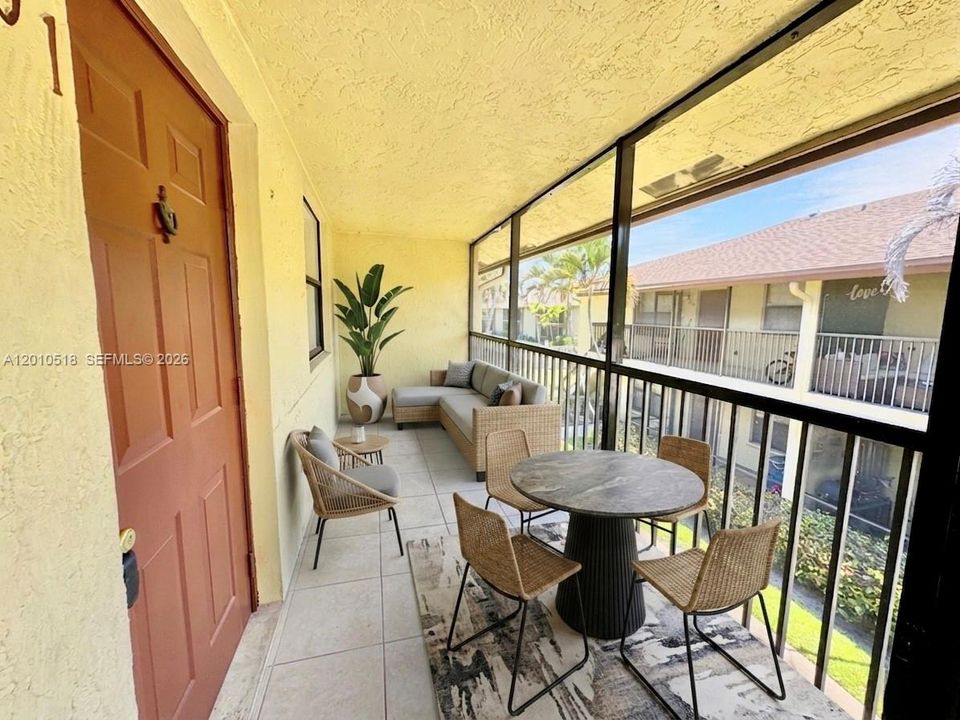 Active With Contract: $2,000 (2 beds, 2 baths, 760 Square Feet)