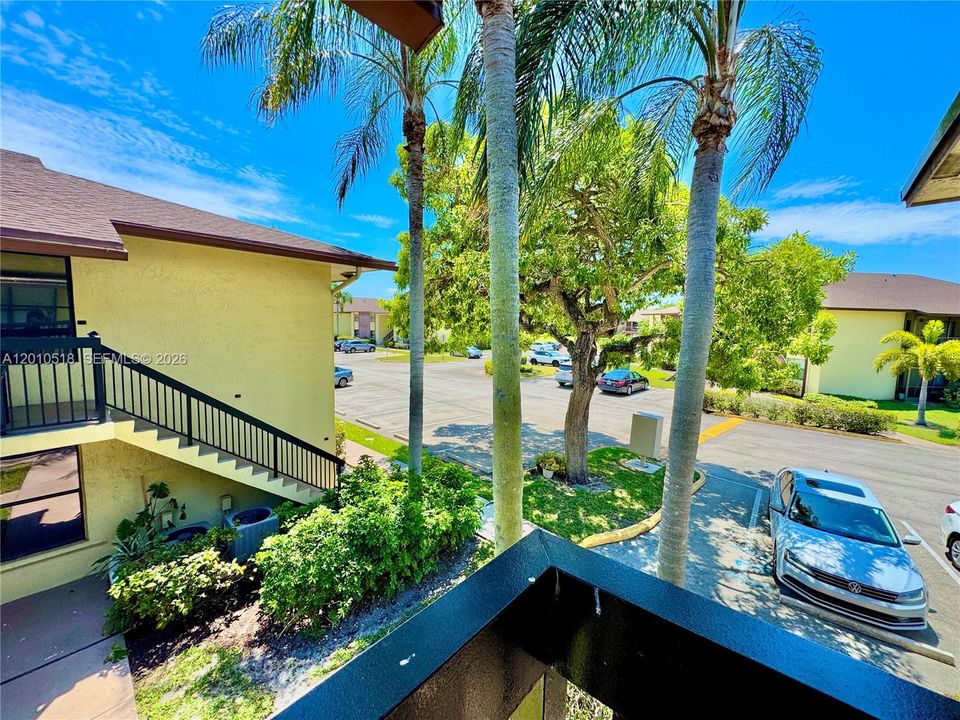Active With Contract: $2,000 (2 beds, 2 baths, 760 Square Feet)