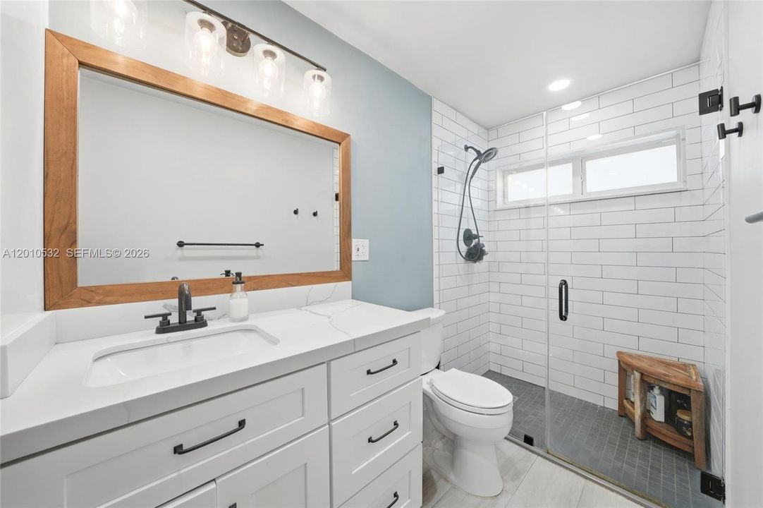 Activo con contrato: $1,195,000 (4 camas, 2 baños, 2590 Pies cuadrados)