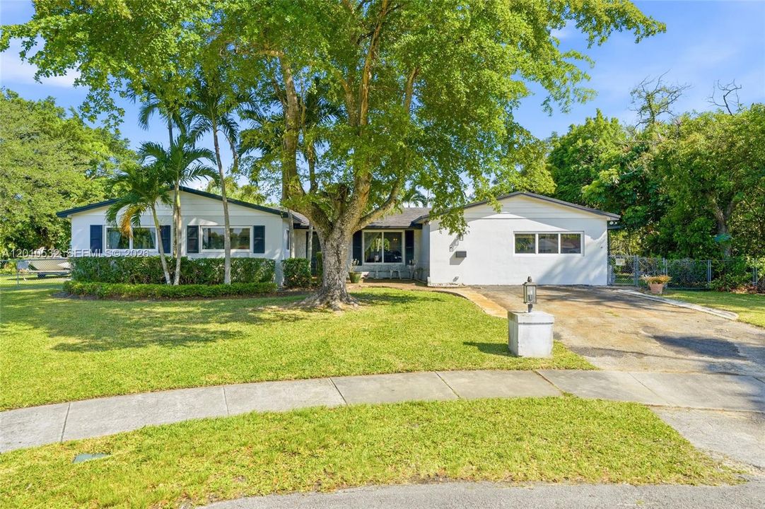Activo con contrato: $1,195,000 (4 camas, 2 baños, 2590 Pies cuadrados)