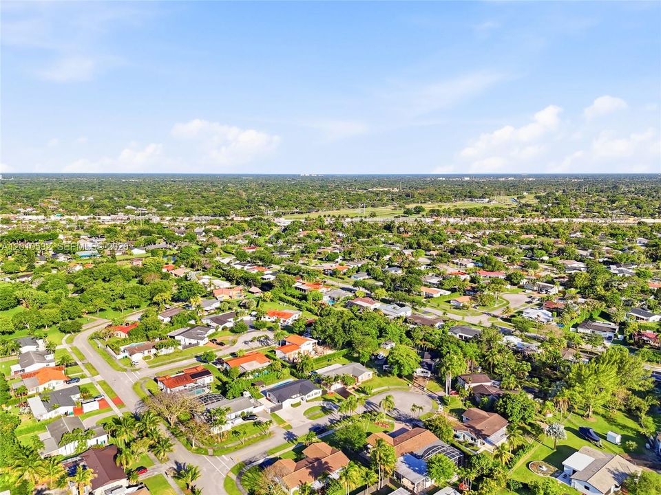 Activo con contrato: $1,195,000 (4 camas, 2 baños, 2590 Pies cuadrados)