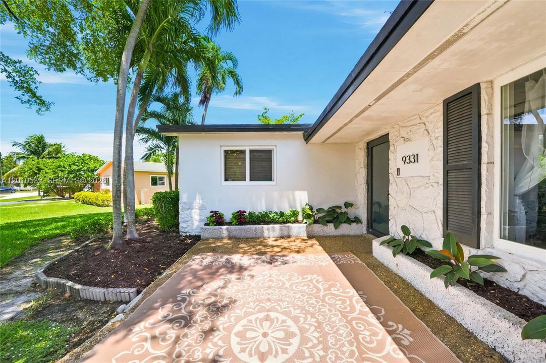 Activo con contrato: $1,195,000 (4 camas, 2 baños, 2590 Pies cuadrados)