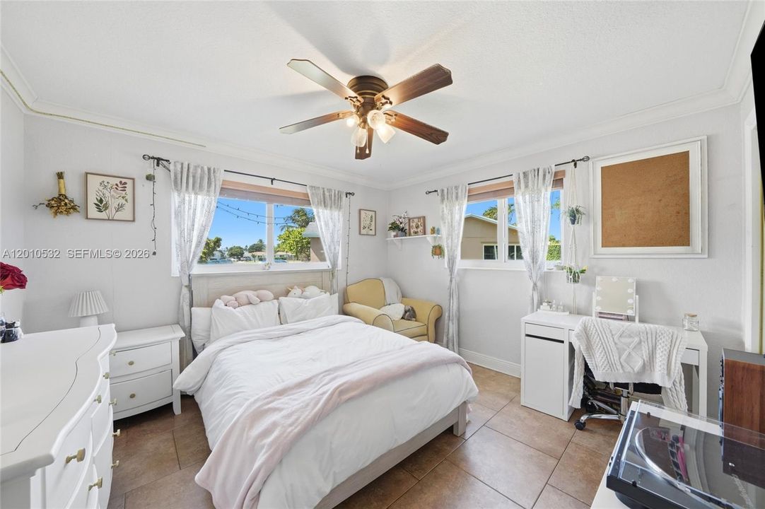 Activo con contrato: $1,195,000 (4 camas, 2 baños, 2590 Pies cuadrados)