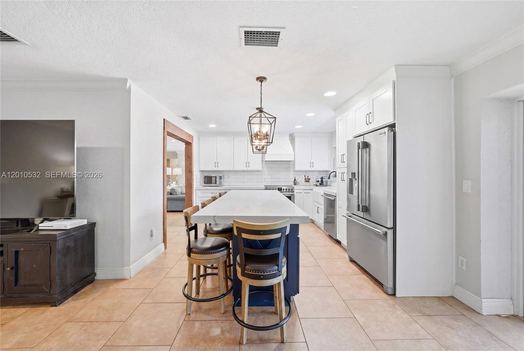 Activo con contrato: $1,195,000 (4 camas, 2 baños, 2590 Pies cuadrados)