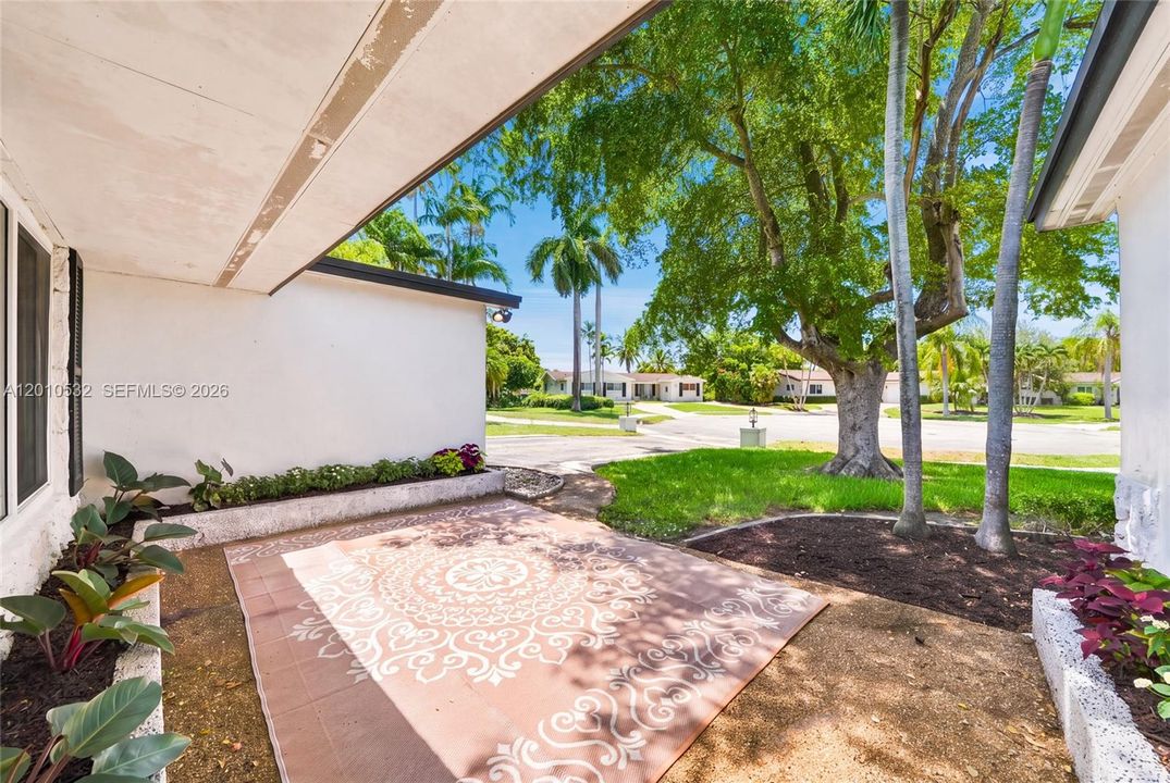 Activo con contrato: $1,195,000 (4 camas, 2 baños, 2590 Pies cuadrados)