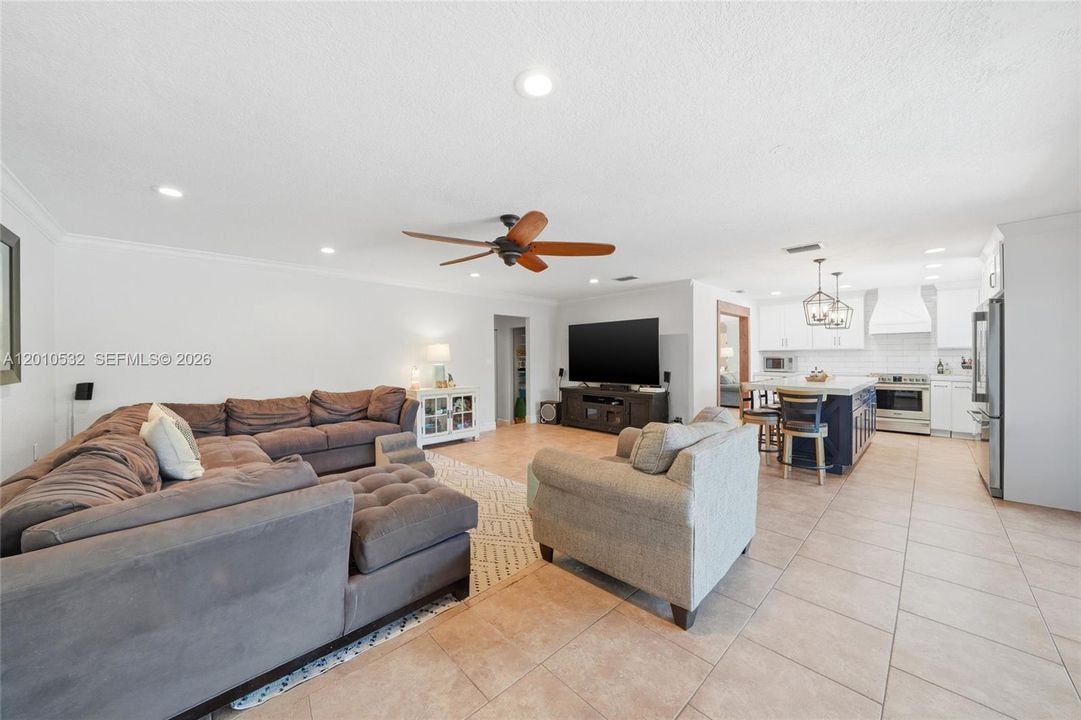 Activo con contrato: $1,195,000 (4 camas, 2 baños, 2590 Pies cuadrados)