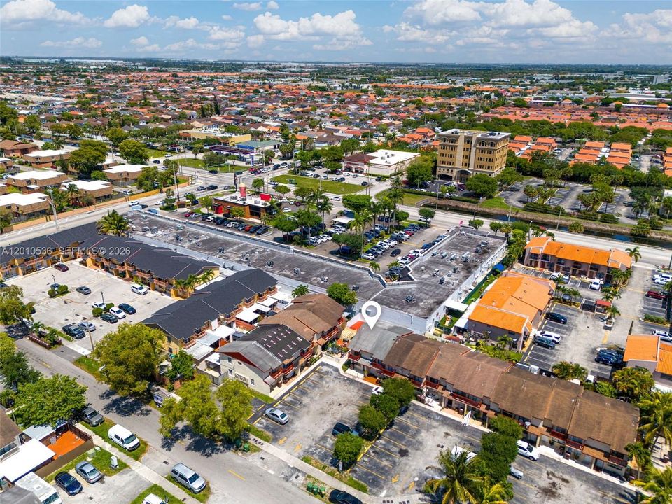 Под контрактом: $249,000 (2 спален, 1 ванн, 825 Квадратных фут)