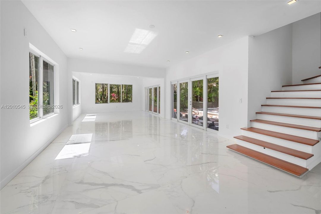 For Sale: $3,200,000 (4 beds, 3 baths, 2932 Square Feet)