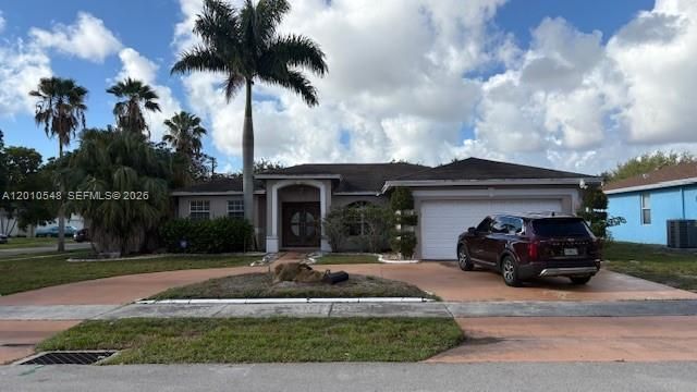 For Rent: $3,000 (3 beds, 2 baths, 1446 Square Feet)