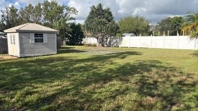 For Rent: $3,000 (3 beds, 2 baths, 1446 Square Feet)