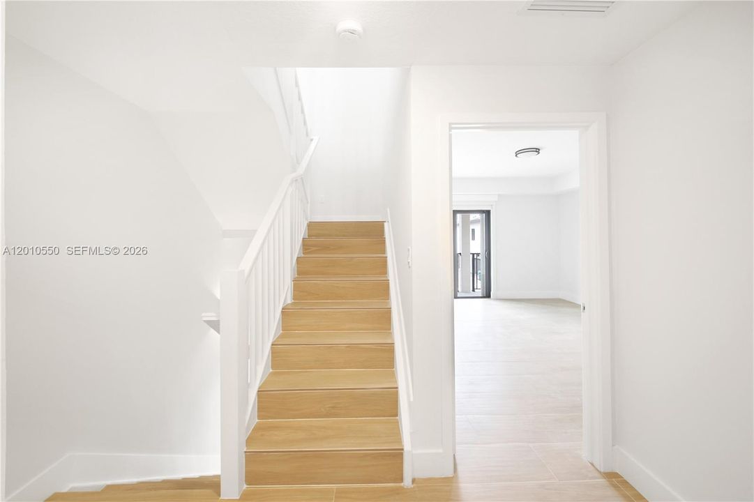В аренду: $5,200 (3 спален, 2 ванн, 2878 Квадратных фут)